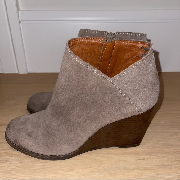 Lucky Brand LK-Yakeena Zip Wedge Bootie 8M - Picture 5 of 10